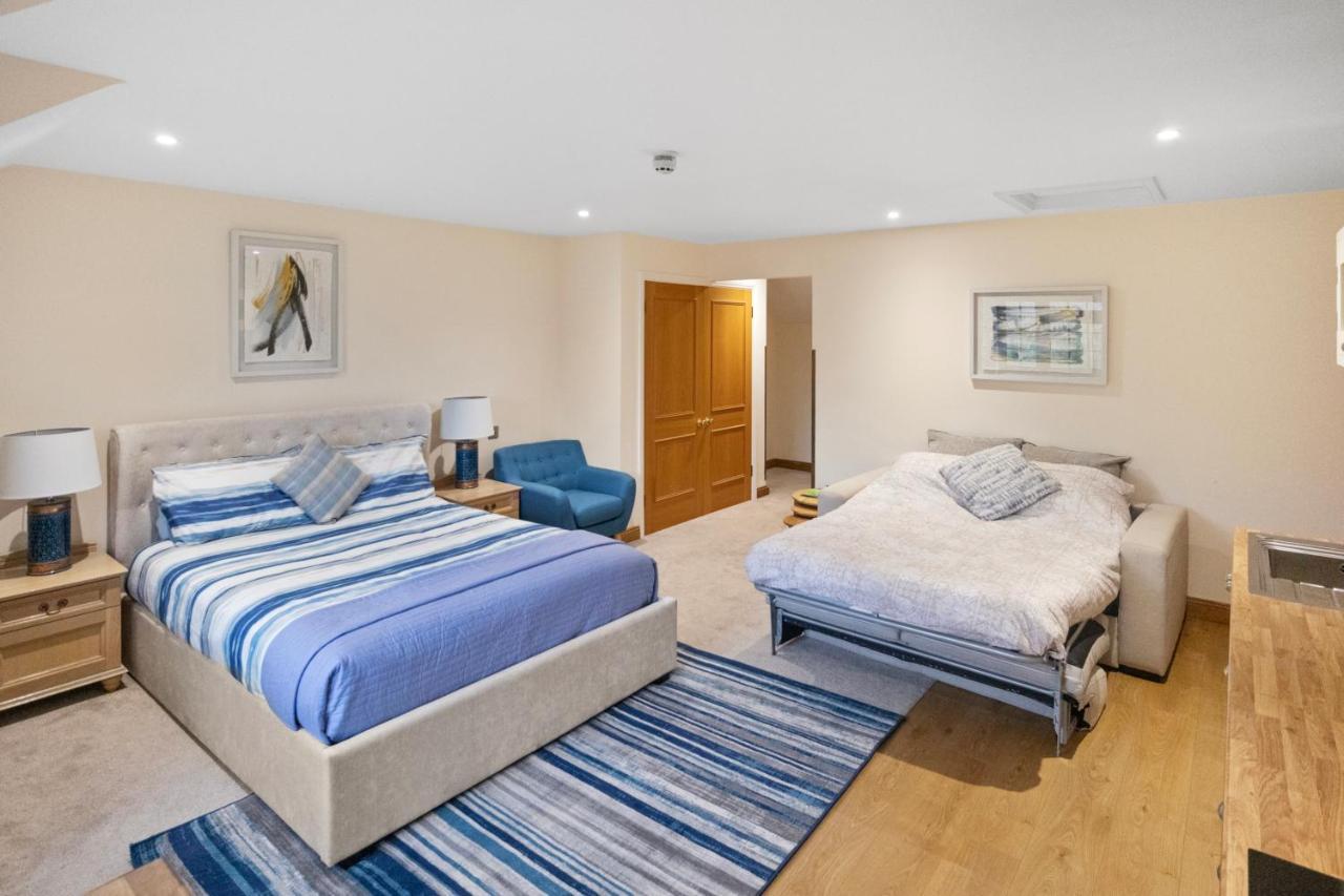 The Lodge - Studio Apartment'S Castel Eksteriør bilde
