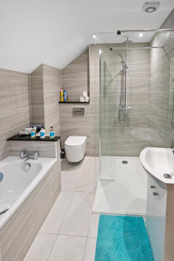 The Lodge - Studio Apartment'S Castel Eksteriør bilde